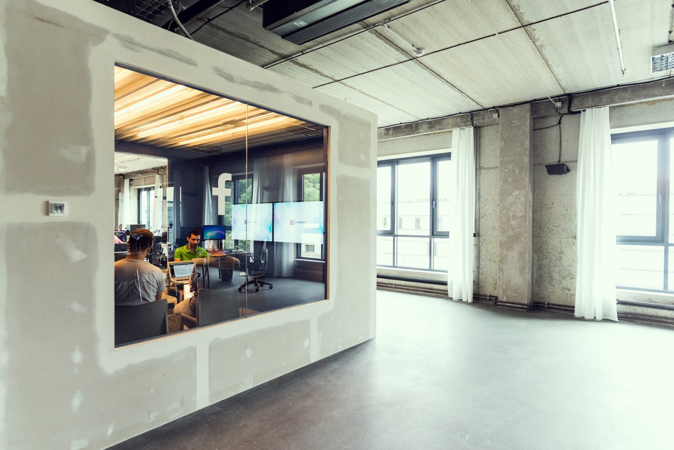 -:  -   Socialbakers